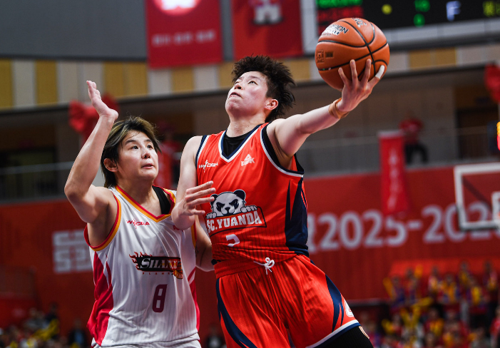 WCBA总决赛:山西女篮险胜四川追到2-2 奥贡鲍尔被驱逐布朗34分